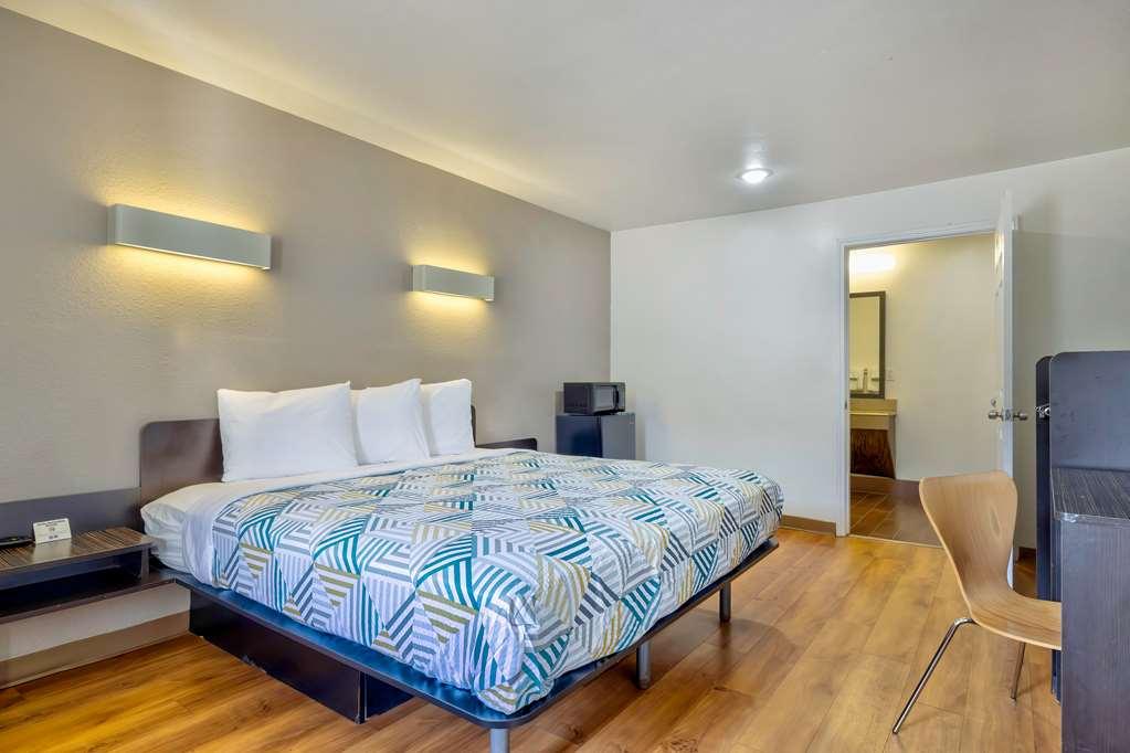 Motel 6-Bryan, Tx - College Station Room photo