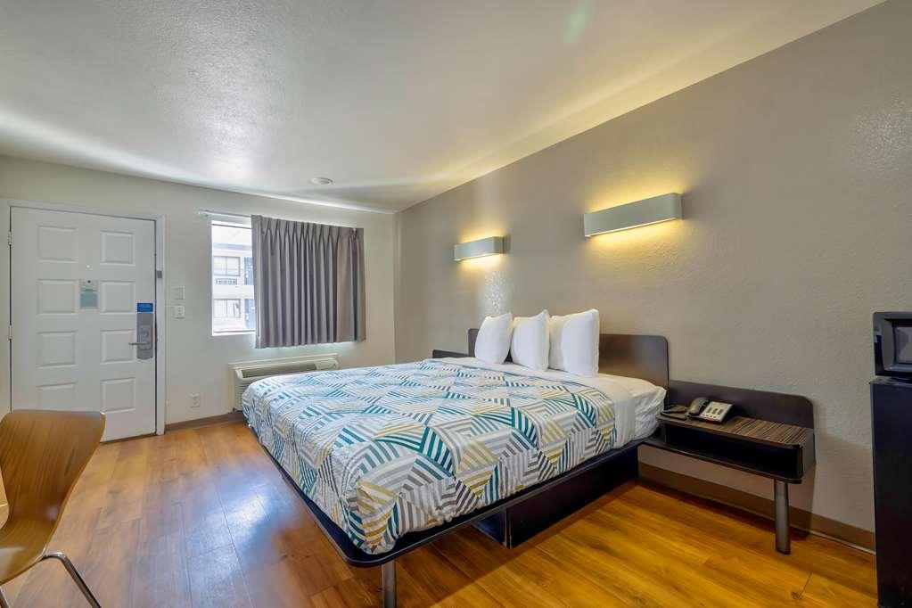 Motel 6-Bryan, Tx - College Station Room photo